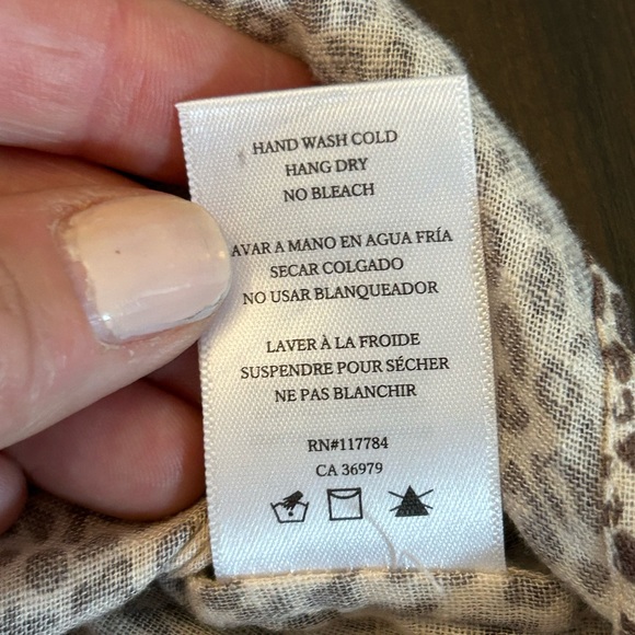 Rails Womens Animal Print Whitney Button Up Collared Blouse Size M Sand Cheetah - Picture 4 of 8